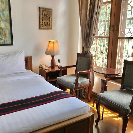 Classique Inn Yangon Exteriör bild