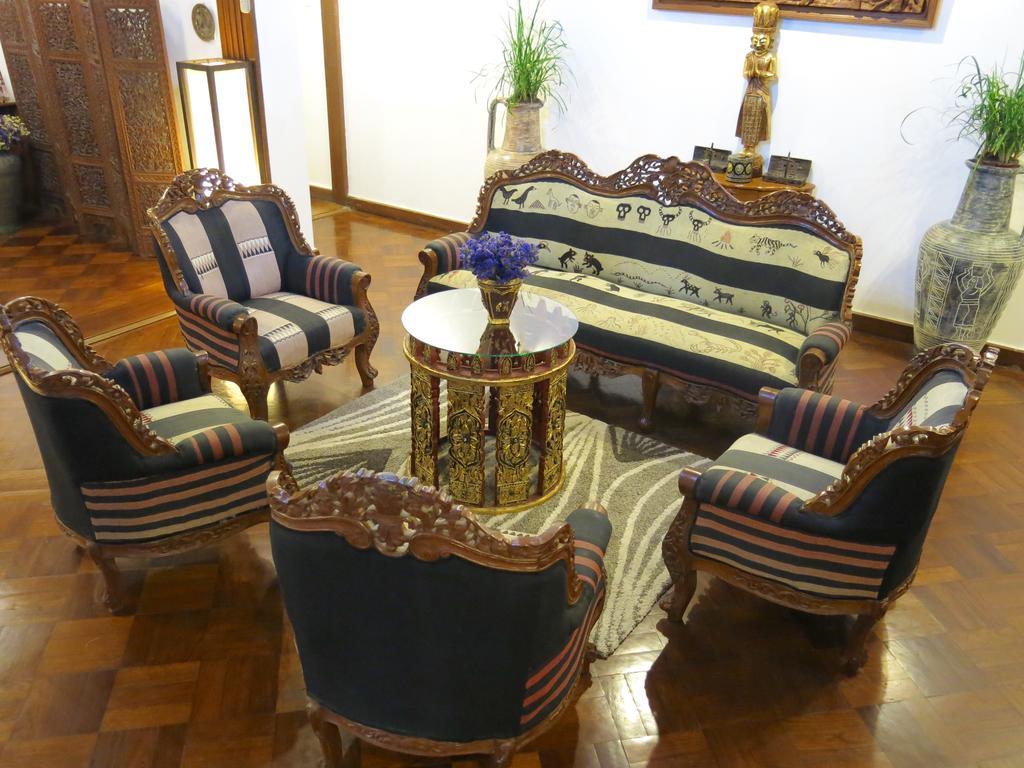 Classique Inn Yangon Exteriör bild