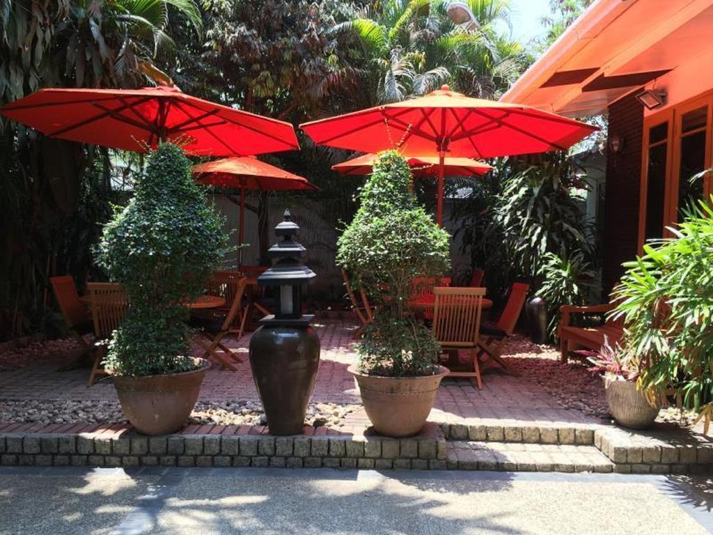 Classique Inn Yangon Exteriör bild