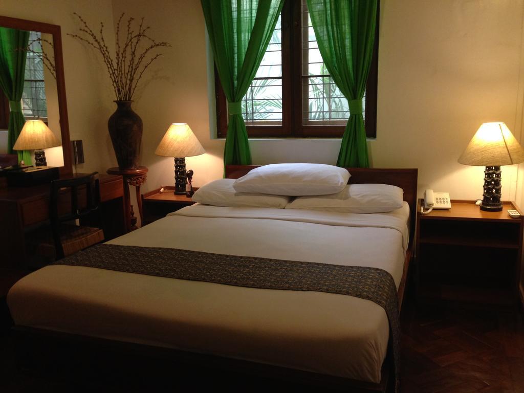 Classique Inn Yangon Exteriör bild