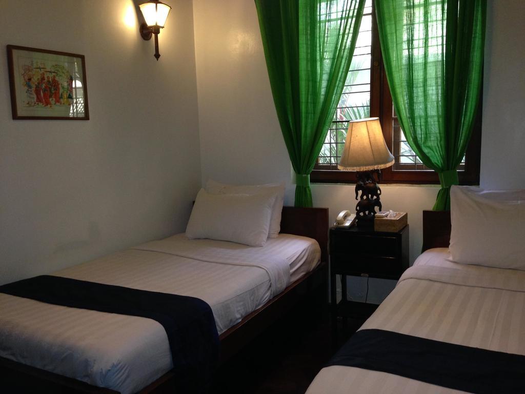 Classique Inn Yangon Exteriör bild