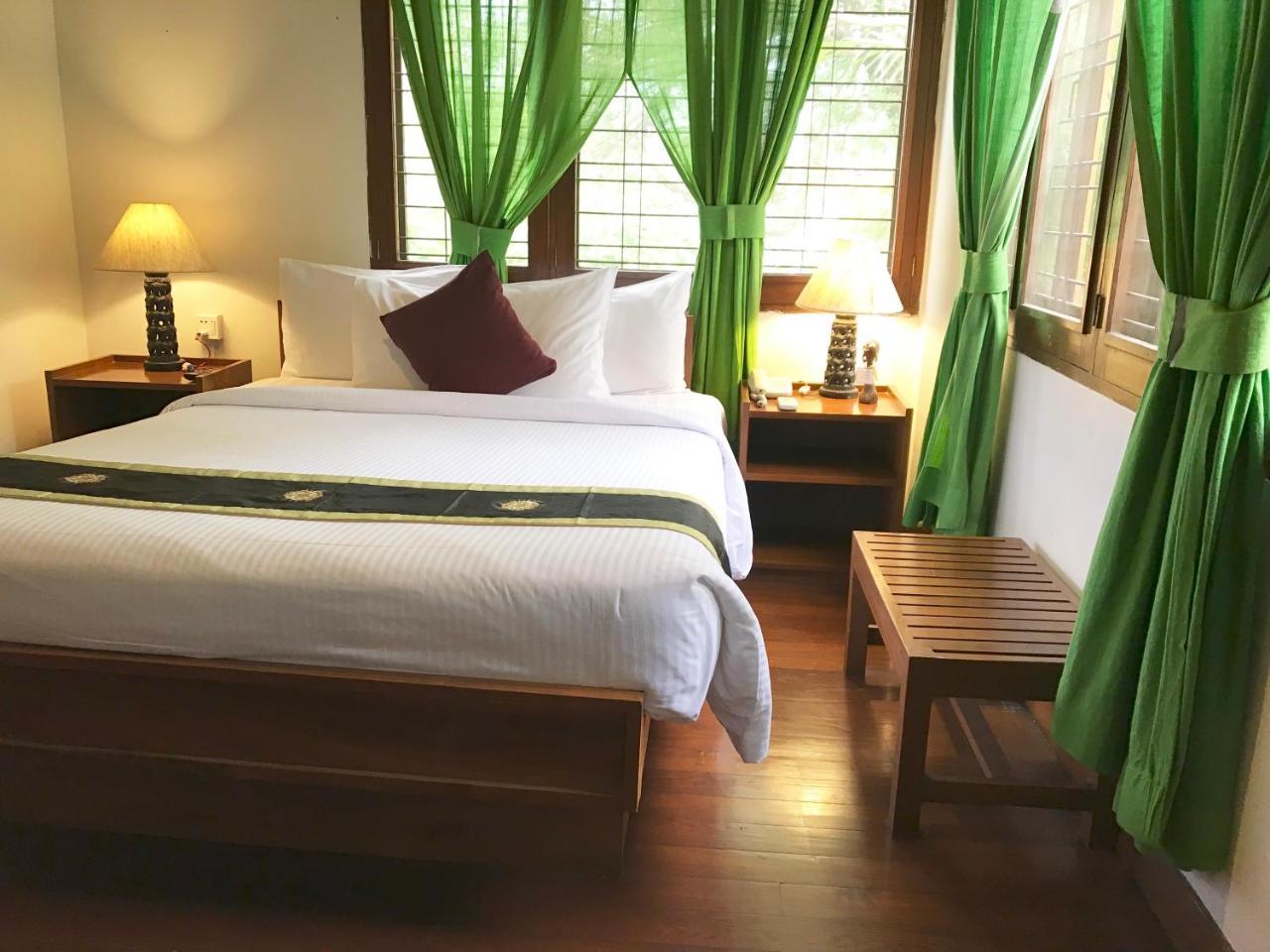 Classique Inn Yangon Exteriör bild