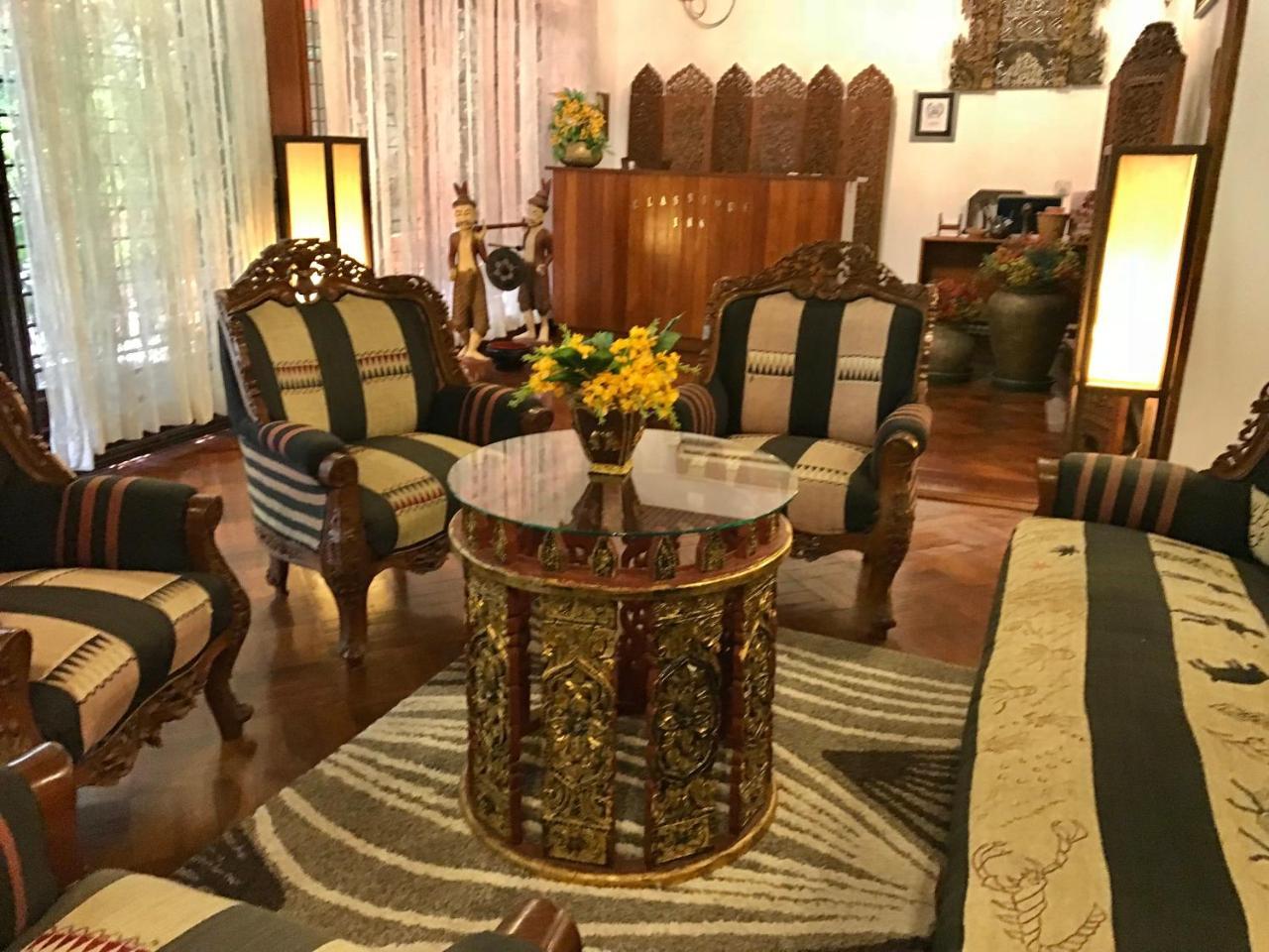 Classique Inn Yangon Exteriör bild